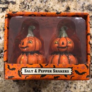 NIB Johanna Parker Pumpkin Salt and Pepper Shakers